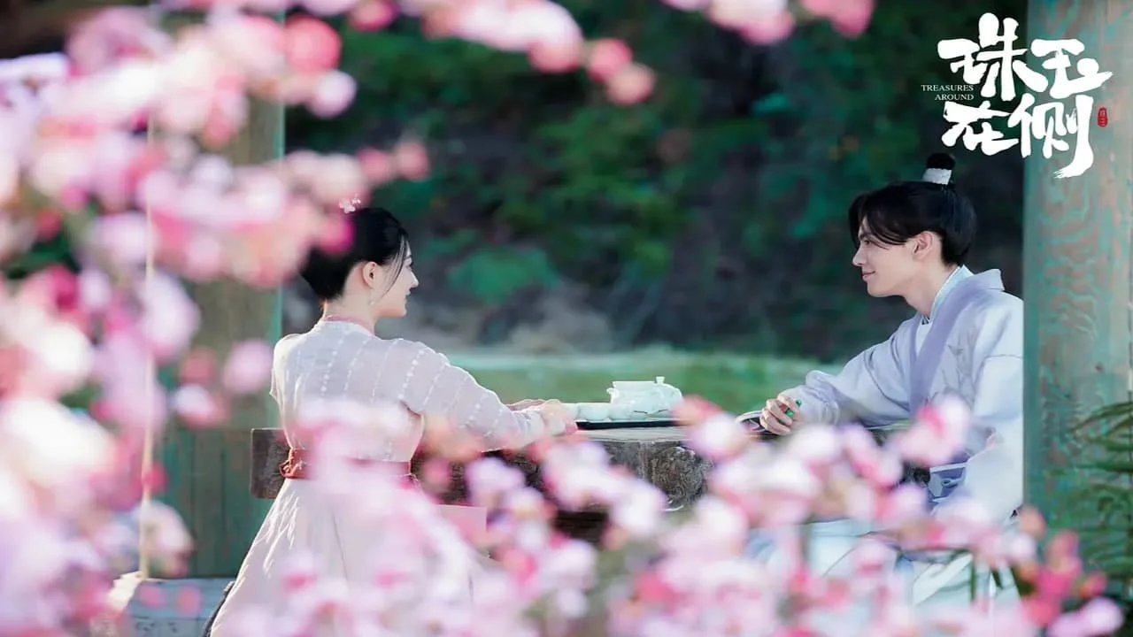 Châu Ngọc Kề Bên Treasures Around