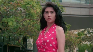 Cô Nàng Phun Lửa She Starts The Fire