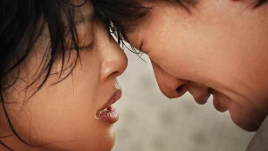 Mặt Trời Treo Giữa Bầu Trời The Sun Rises On Us All