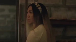 Và Người Kiếm Tiền Chính Là… And The Breadwinner Is...